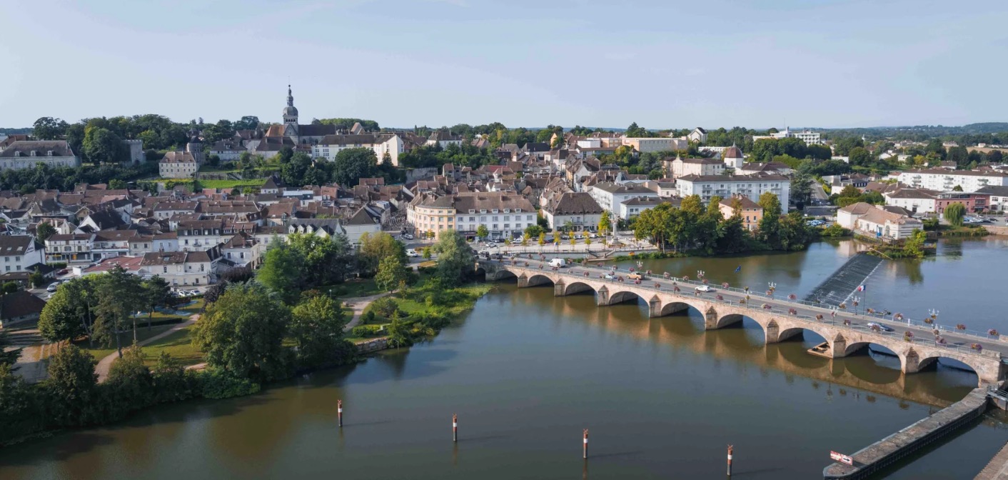 Gray (70), Gray et le pont de pierre sur la Saône